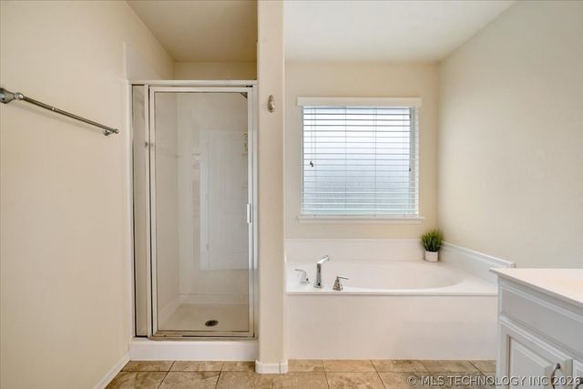 15517 E 87th Place N, Owasso, OK 74055