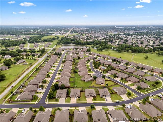 15517 E 87th Place N, Owasso, OK 74055