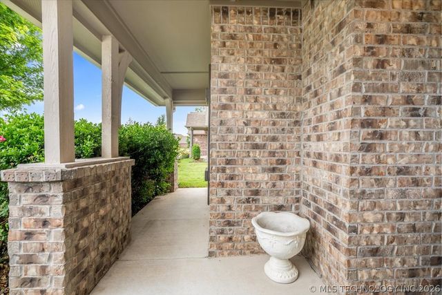 15517 E 87th Place N, Owasso, OK 74055