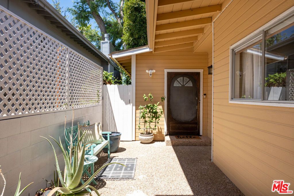 4535 San Blas Avenue, Woodland Hills, CA 91364 — photo 2