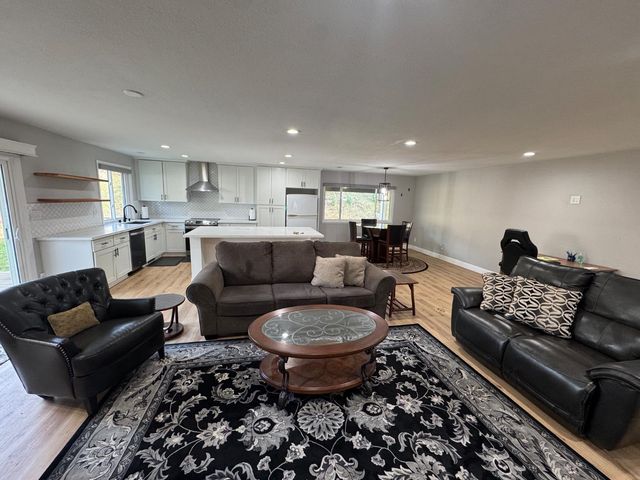 5130 Patti Jo Dr, Carmichael, CA 95608