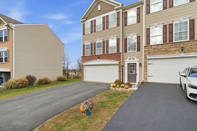 148 Cinque Terra Pl, Finleyville, PA 15332