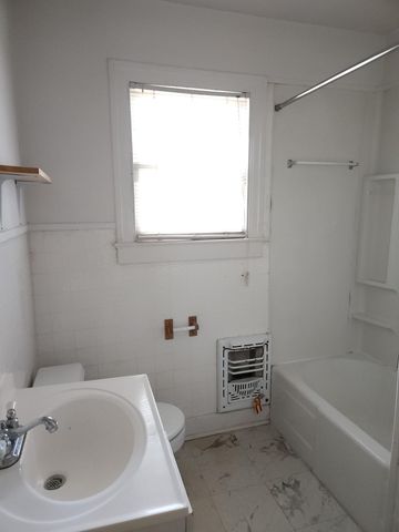 910 E 13th, Austin, TX 78702