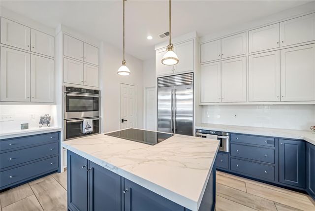 318 Bayshore Drive, Montgomery, TX 77356