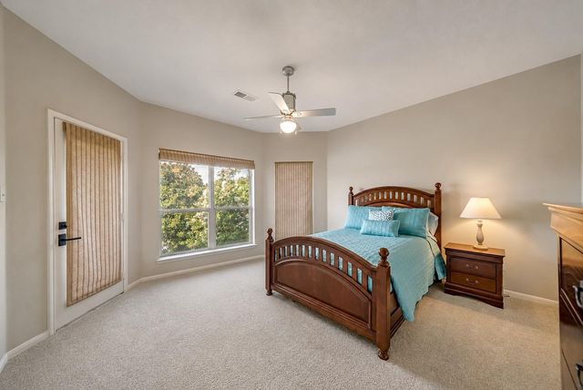 318 Bayshore Drive, Montgomery, TX 77356