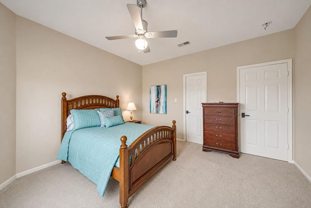 318 Bayshore Drive, Montgomery, TX 77356
