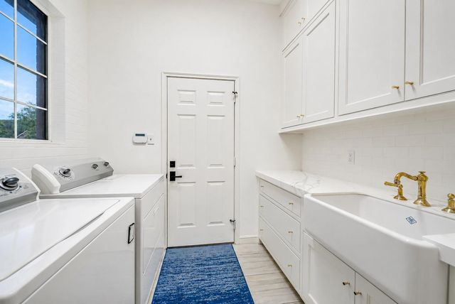 318 Bayshore Drive, Montgomery, TX 77356