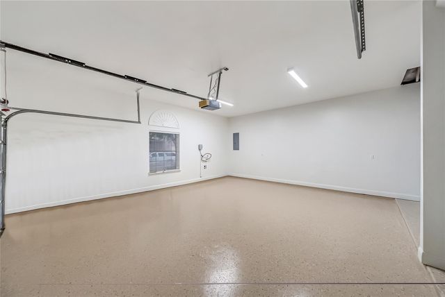 318 Bayshore Drive, Montgomery, TX 77356