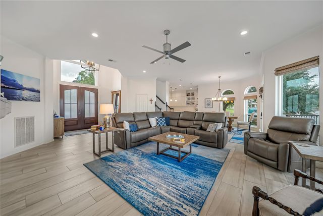 318 Bayshore Drive, Montgomery, TX 77356