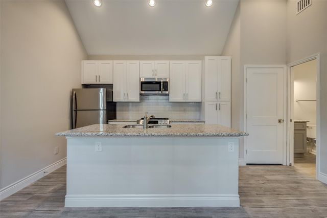 1213 Armstead Street A, Houston, TX 77009