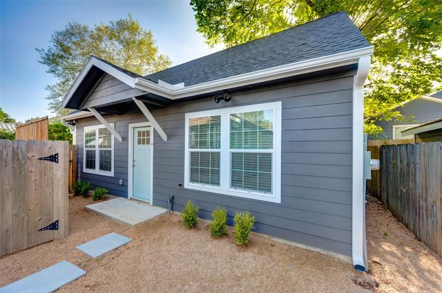 1213 Armstead Street A, Houston, TX 77009