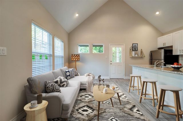 1213 Armstead Street A, Houston, TX 77009