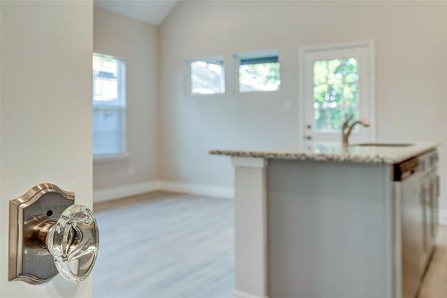 1213 Armstead Street A, Houston, TX 77009