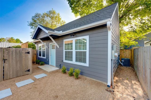 1213 Armstead Street A, Houston, TX 77009