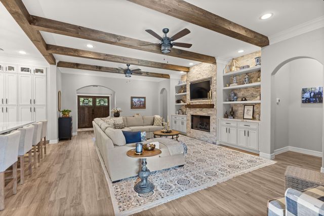 323 Mapleleaf Street, Magnolia, TX 77354