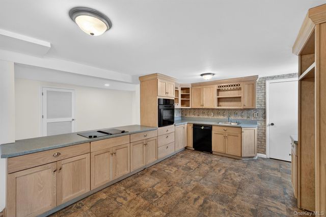 420 S Plank Road, Westtown, NY 10998