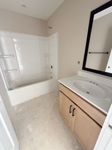 135 Illinois Ave, Oak Grove, KY 42262