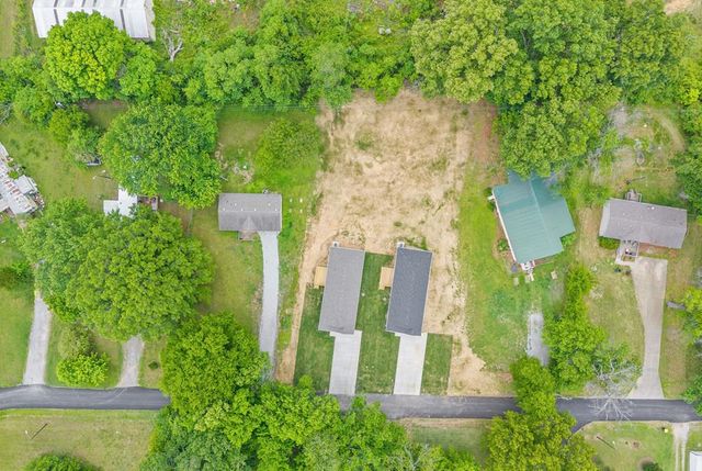 135 Illinois Ave, Oak Grove, KY 42262