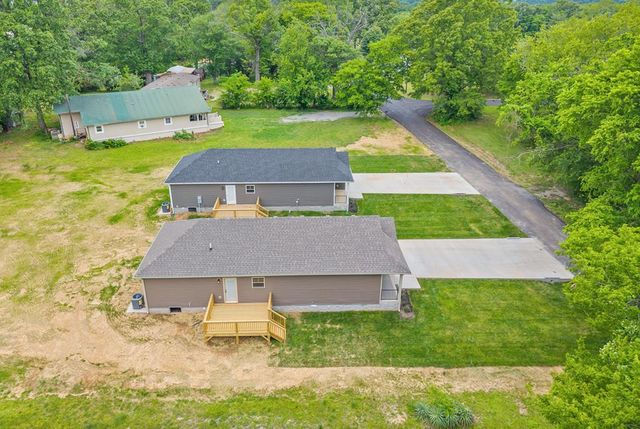 135 Illinois Ave, Oak Grove, KY 42262