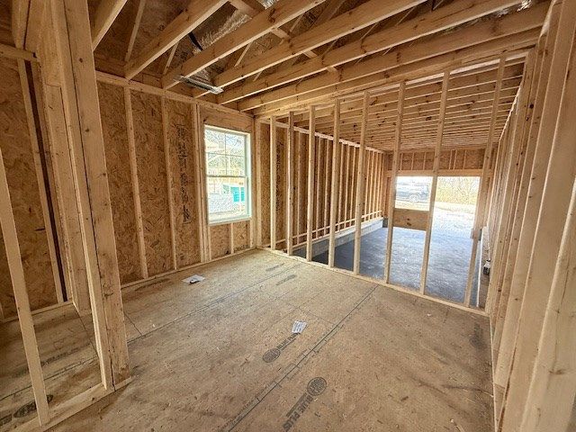 135 Illinois Ave, Oak Grove, KY 42262