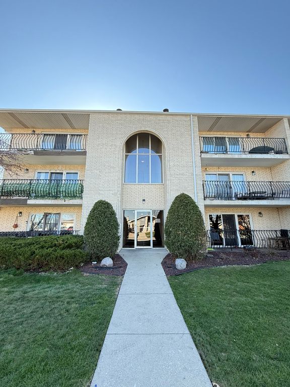 9250 Beloit Avenue 305, Bridgeview, IL 60455