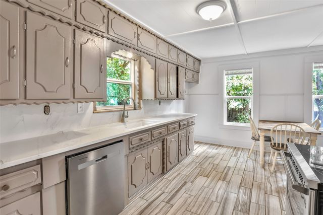 1005 N Neal Street, Commerce, TX 75428