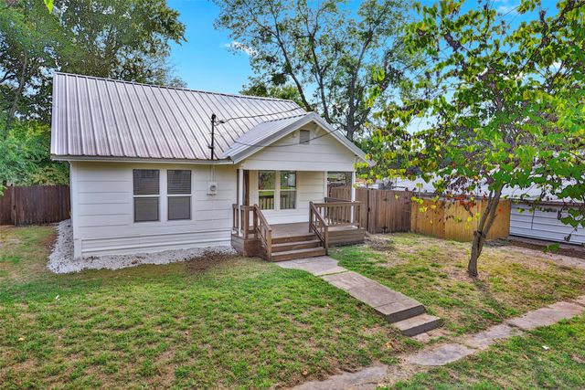 1005 N Neal Street, Commerce, TX 75428