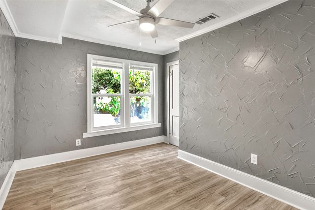 1005 N Neal Street, Commerce, TX 75428