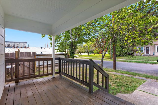 1005 N Neal Street, Commerce, TX 75428