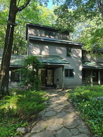 15 Cox Drive, Warwick, NY 10990