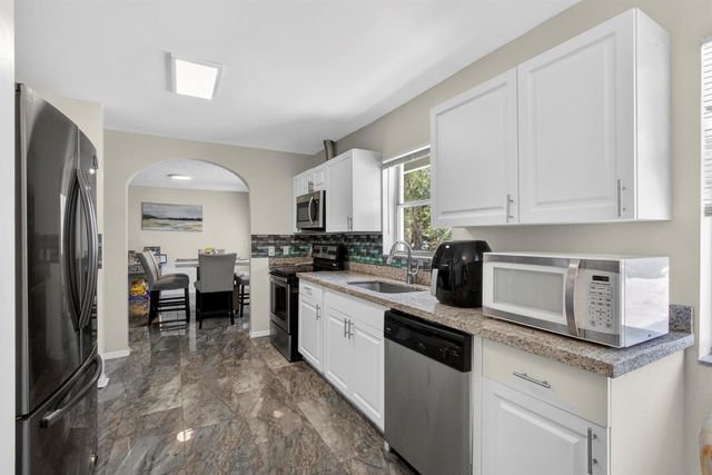 16663 89th Place N, Loxahatchee, FL 33470