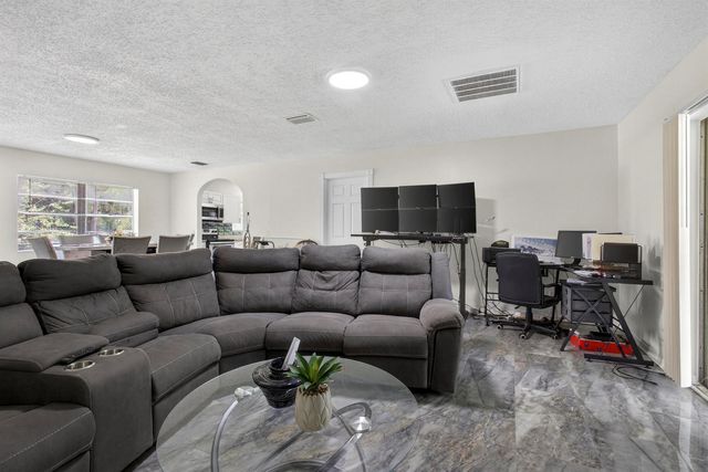 16663 89th Place N, Loxahatchee, FL 33470