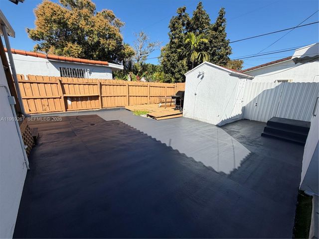 2171 SW 21st St, Miami, FL 33145