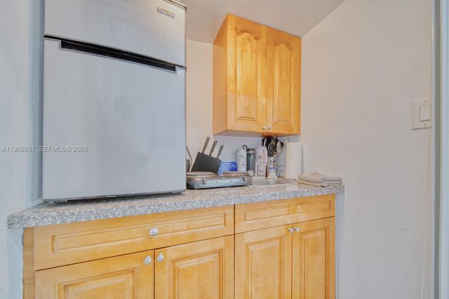 2171 SW 21st St, Miami, FL 33145