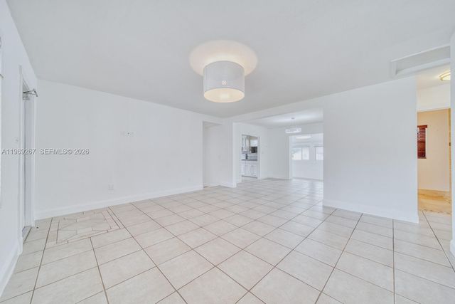 2171 SW 21st St, Miami, FL 33145