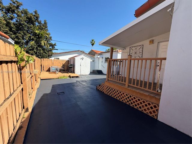 2171 SW 21st St, Miami, FL 33145