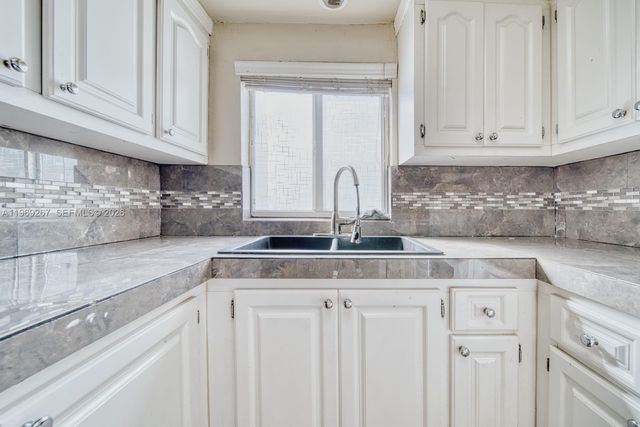 2171 SW 21st St, Miami, FL 33145