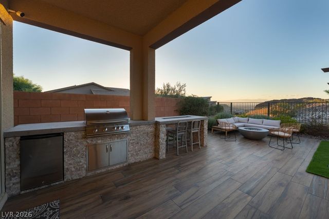 68 Alta Cascata Place, Henderson, NV 89011