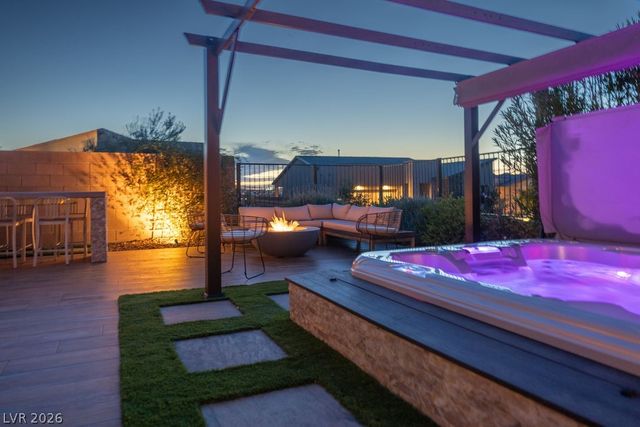 68 Alta Cascata Place, Henderson, NV 89011