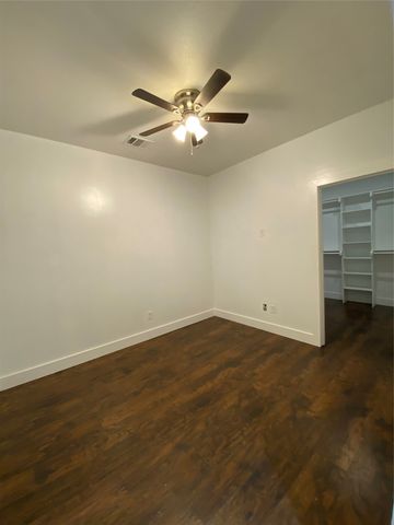 134 W Cober Drive, Grand Prairie, TX 75051