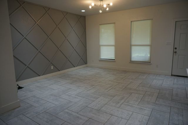 134 W Cober Drive, Grand Prairie, TX 75051