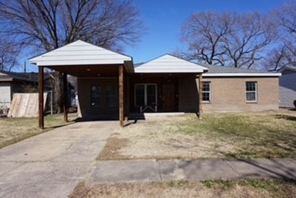 134 W Cober Drive, Grand Prairie, TX 75051