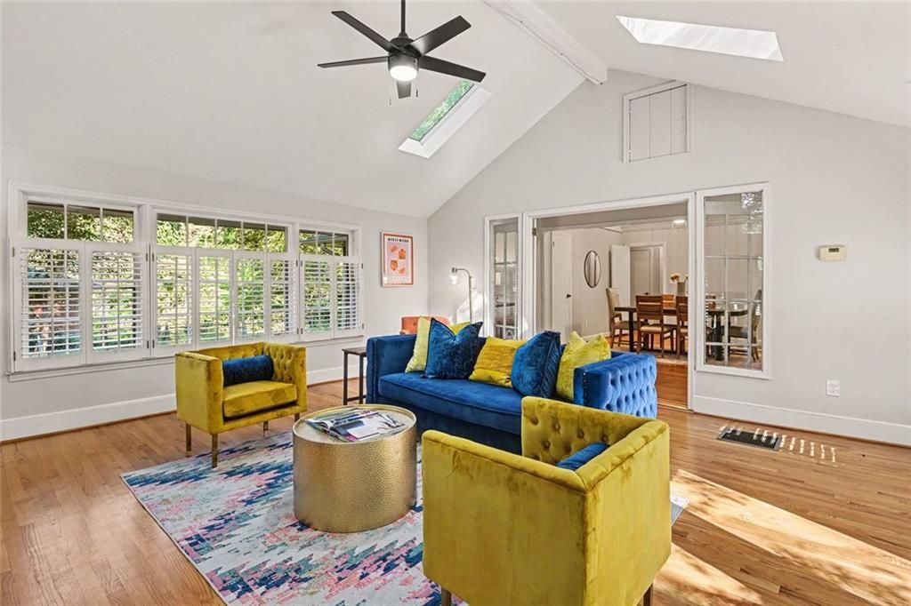 Image 18 of property listing at 905 Homewood Court, Decatur, GA 30033