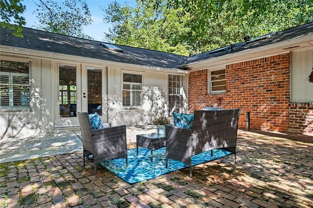 Image 20 of property listing at 905 Homewood Court, Decatur, GA 30033