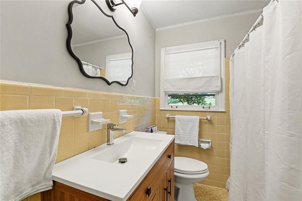 Image 25 of property listing at 905 Homewood Court, Decatur, GA 30033