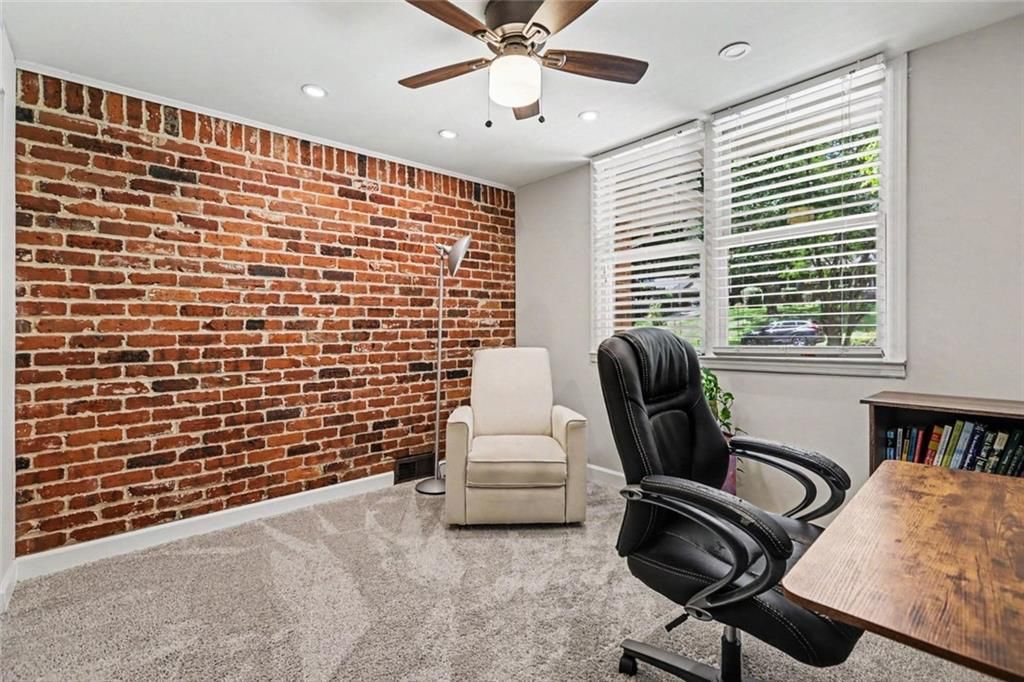 Image 31 of property listing at 905 Homewood Court, Decatur, GA 30033