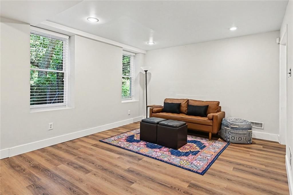 Image 36 of property listing at 905 Homewood Court, Decatur, GA 30033
