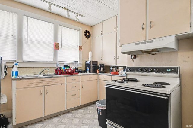 313 S 7th Street, Goshen, IN 46528