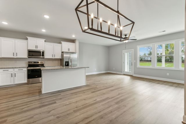 561 Twyla Dr, Lebanon, TN 37087