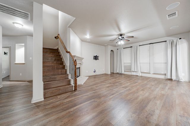 2216 Rosalinda Pass, Fort Worth, TX 76131